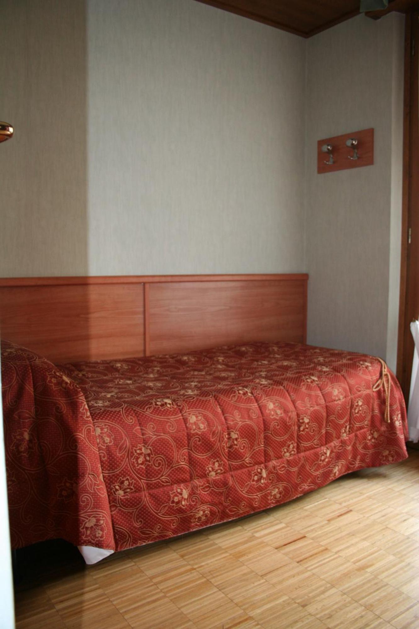 Hotel Migliorati Кастьоне-делла-Презолана Экстерьер фото